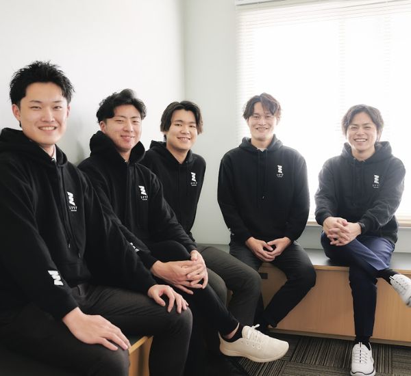株式会社ミギウデ チーム
